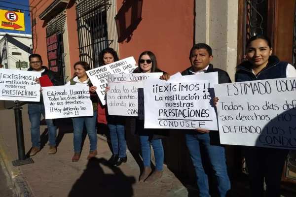 Trabajadores de la Condusef Durango cierran oficinas; denuncian reducción ilegal de prestaciones
