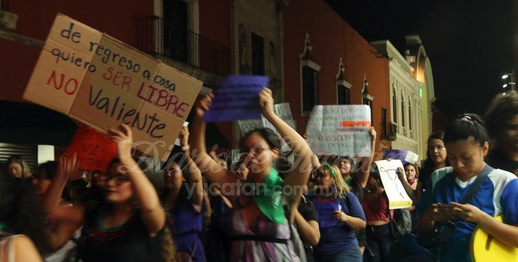 Marcha por la dignidad de la mujer en Mérida