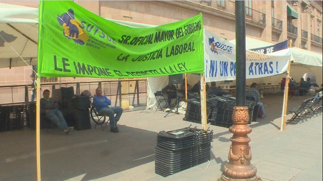 Unen plantones SUTSGE y SITTGE en palacio de gobierno (San Luis Potosí)