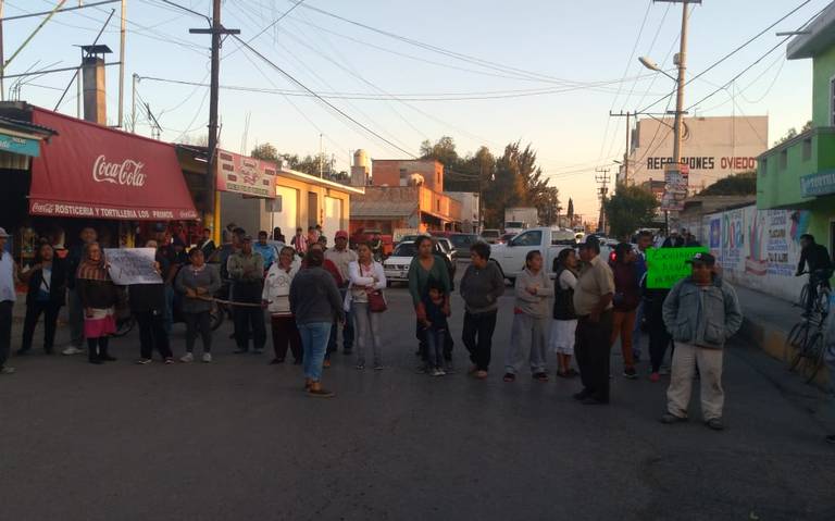 Vecinos de Tlaxcoapan cierran calles por falta de agua potable (Hidalgo)