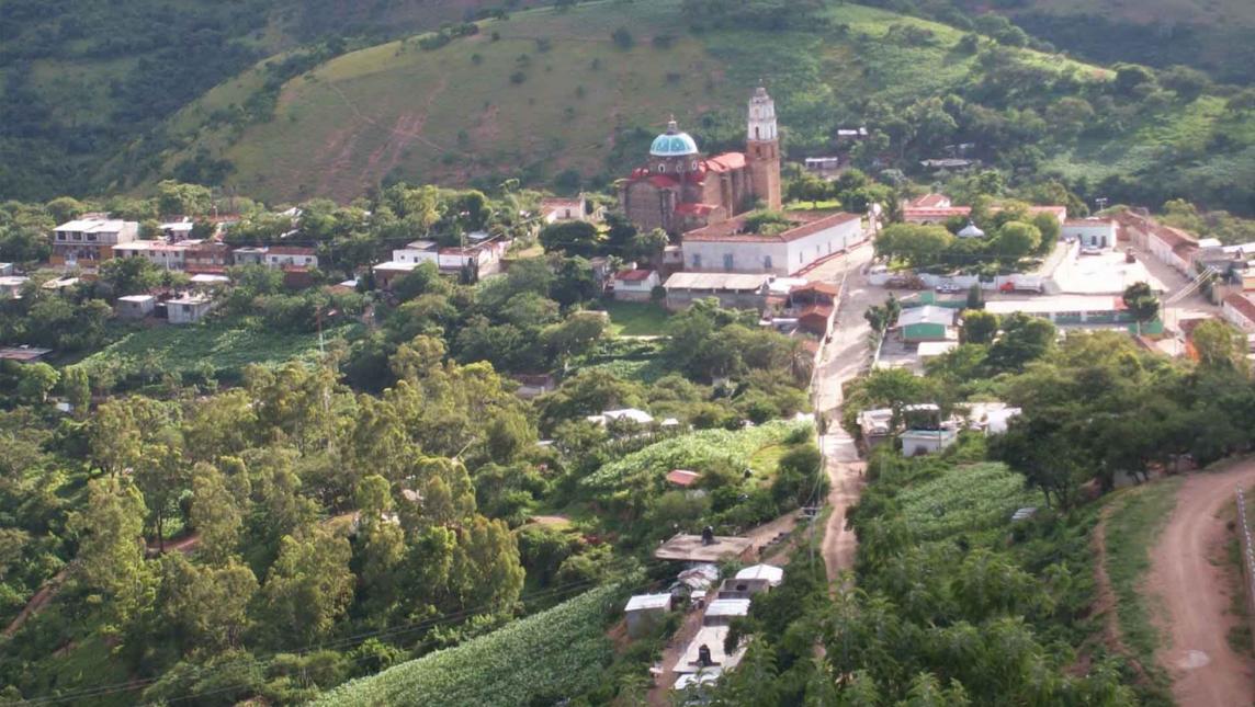 Acechan mineras a tierras del sol (Oaxaca)