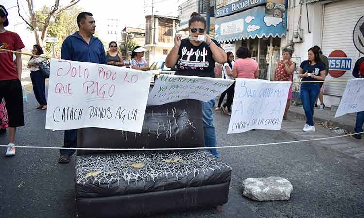 Vecinos de dos colonias de Chilpancingo bloquean calles en exigencia de agua (Guerrero)