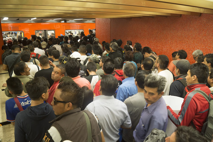 Más de 13 mil millones sacaron a la CdMx para “mejorar el Metro”. No pasó. Hoy está peor que nunca