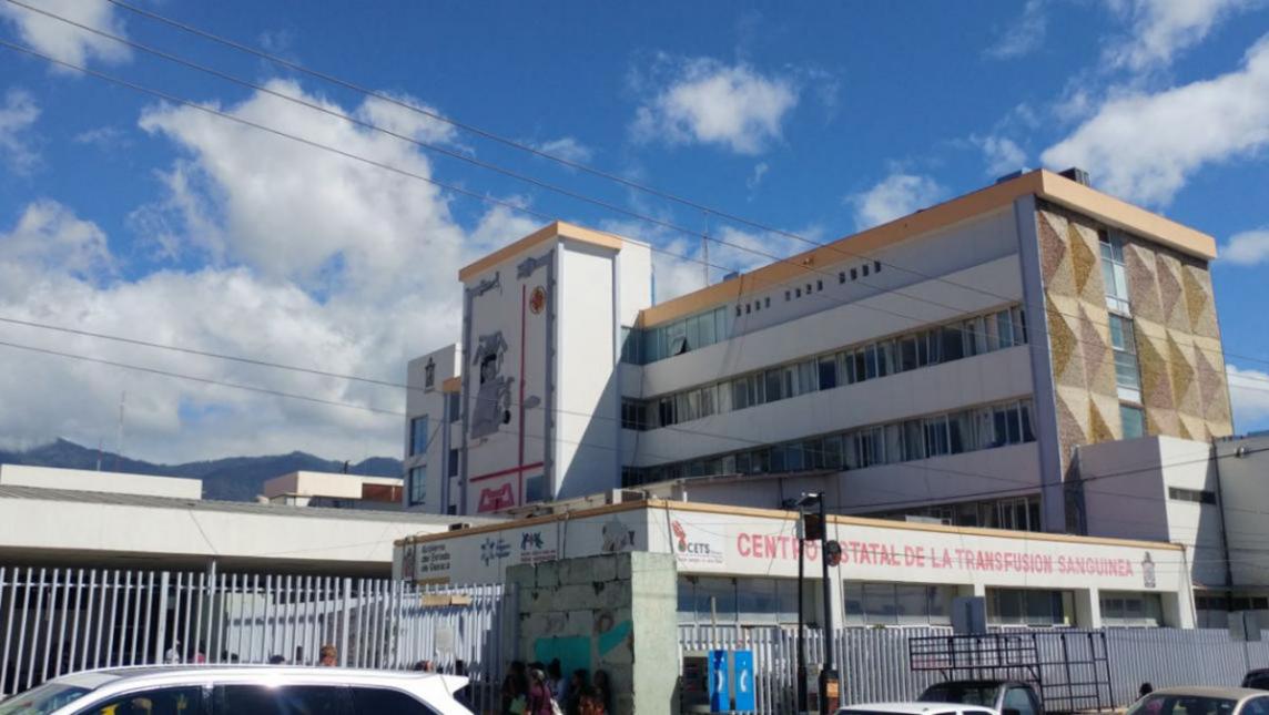 Paran labores médicos residentes del Hospital Valdivieso (Oaxaca)