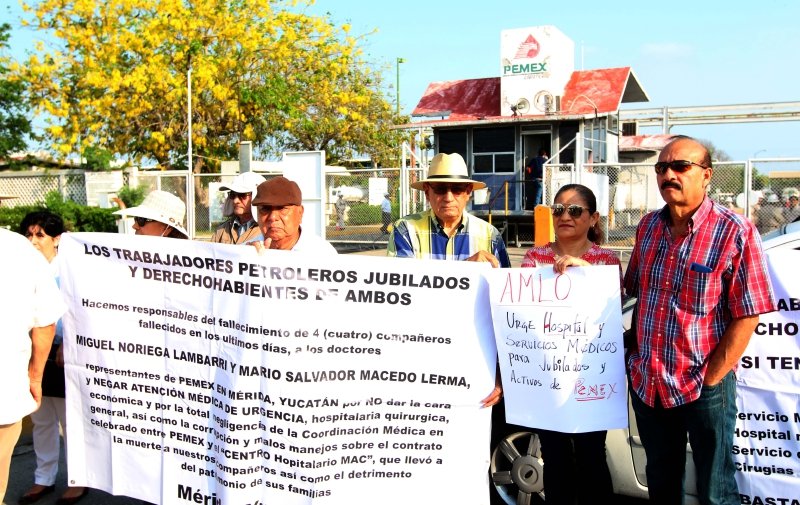 Bloquean sede de Pemex (Yucatán)