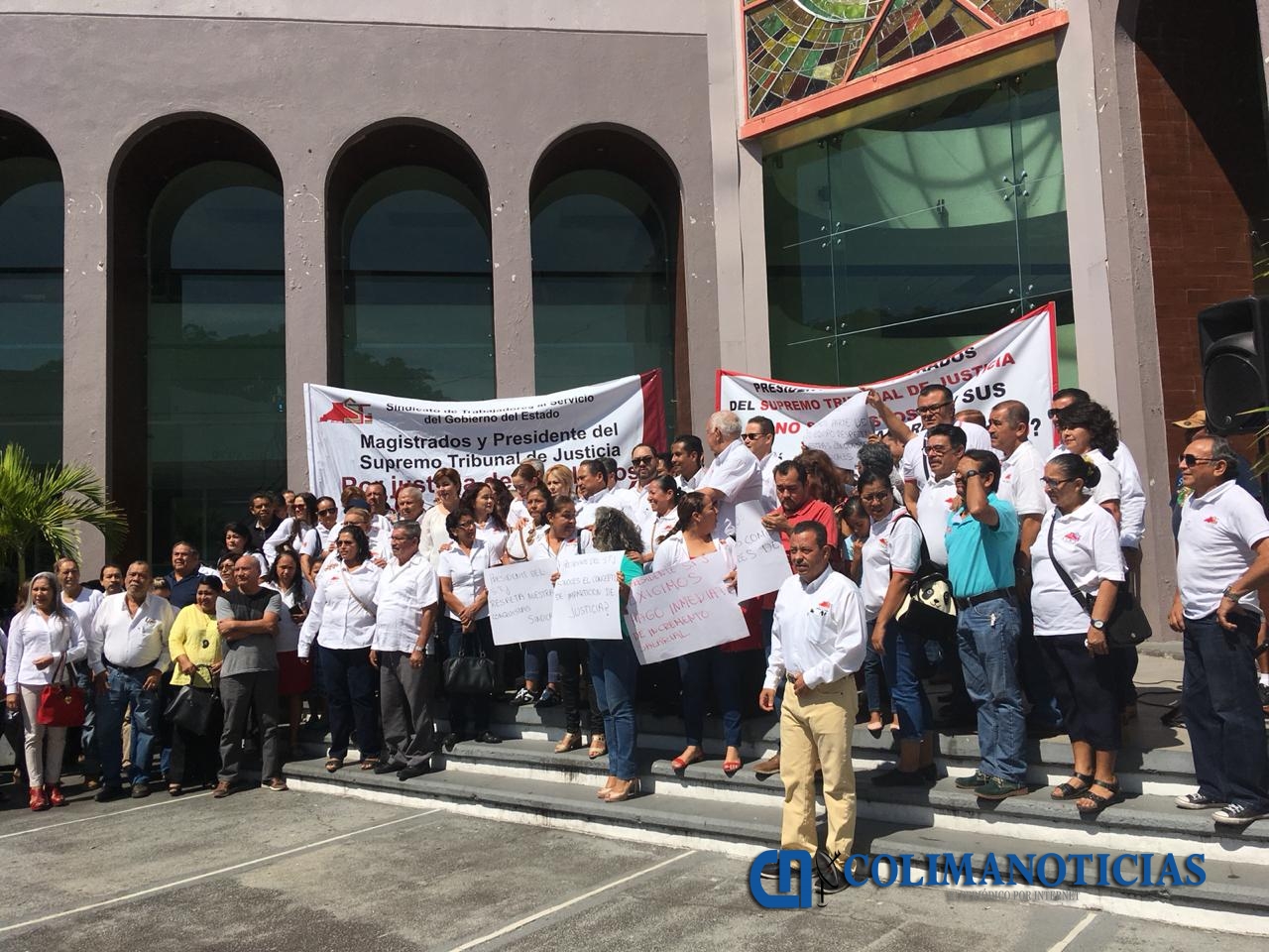 Protestan trabajadores del STJE por falta de pago de incremento salarial