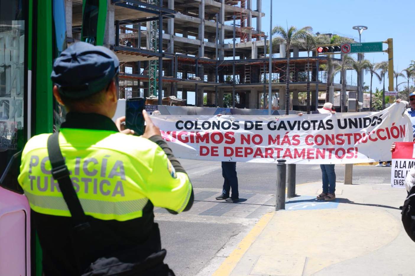 Exigen vecinos parar construcción de torres de condominios (Sinaloa)