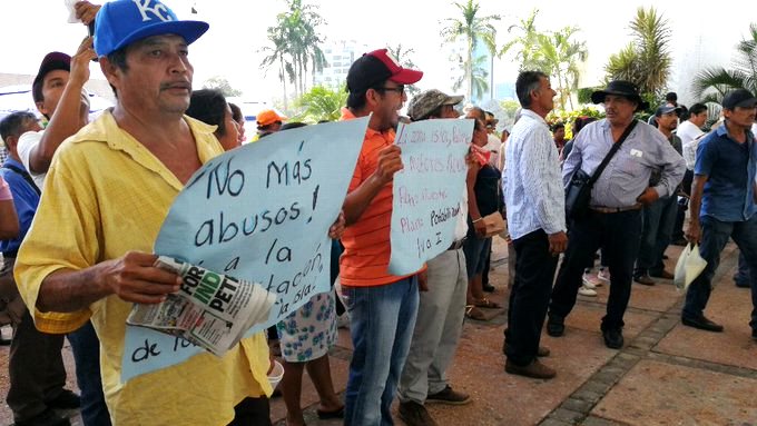 Marchan contra la privatización del agua en Villahermosa (Tabasco)