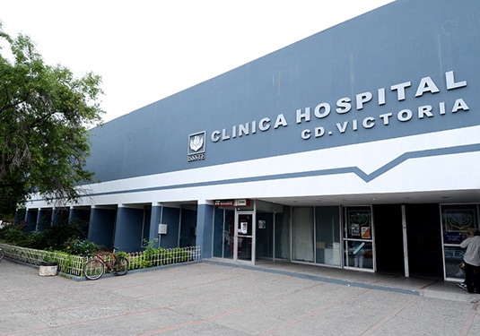 Protestan en clínica del ISSSTE de Victoria por despidos injustificados (Tamaulipas)