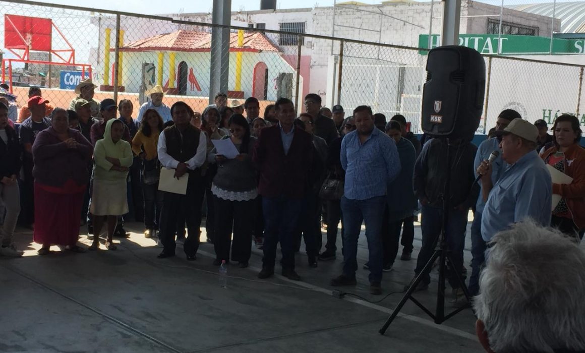 Encaran y reclaman al alcalde de Ixmiquilpan en el Fithzi (Hidalgo)