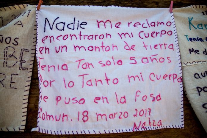 Mexicanas bordan feminicidio en el desierto de la violencia (Ciudad de México)