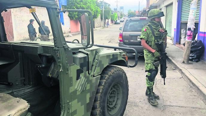 Militares catean base de ruta por almacenar huachicol, pero resultó ser legal, en Morelos