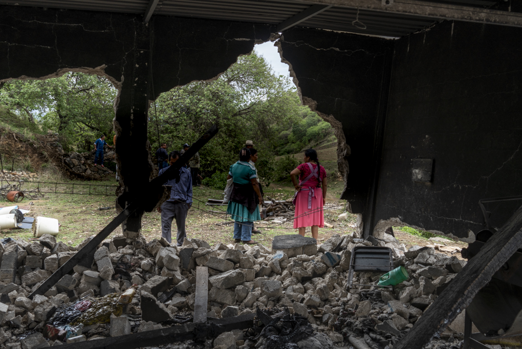 Atacan y derriban casas de indígenas zapotecos, los acusan de usurpar sus propias tierras (Oaxaca)