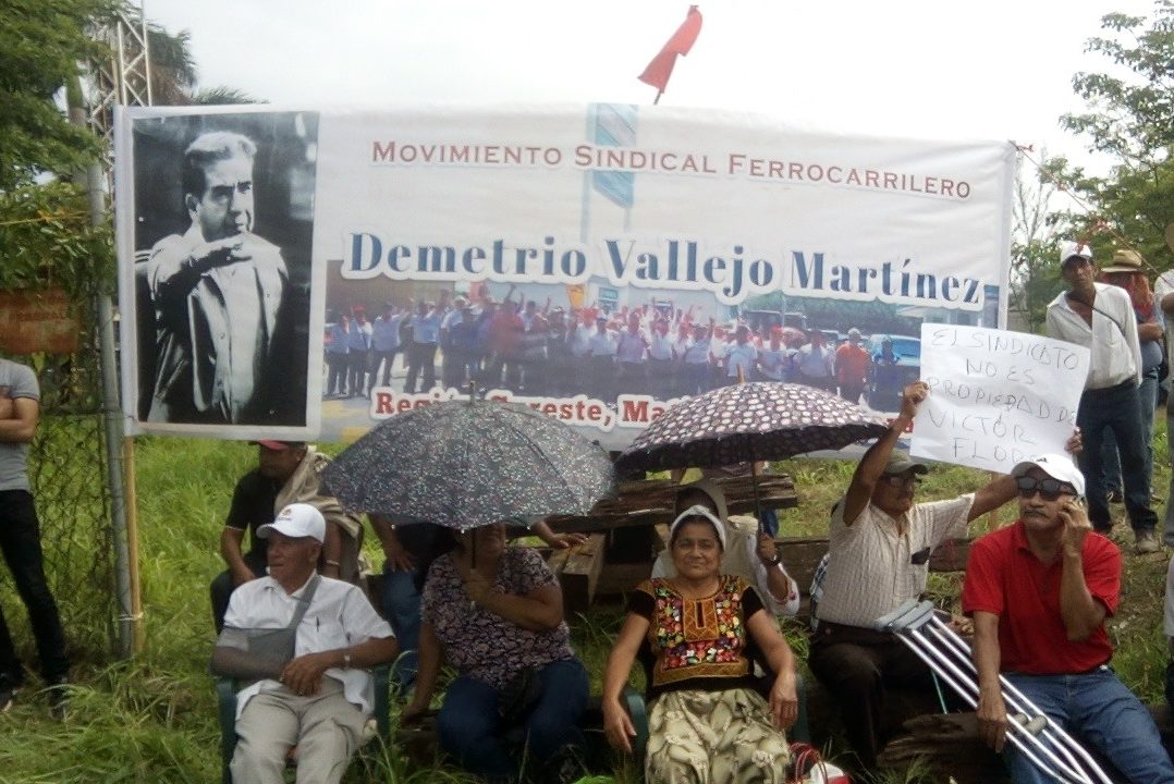 Bloquean vías férreas en protesta por megaproyecto interoceánico del Istmo de Tehuantepec (Oaxaca)