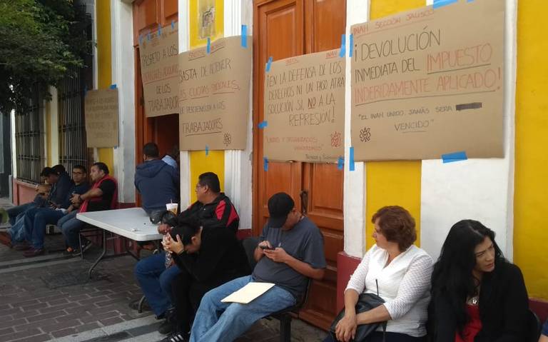 Se manifiestan los trabajadores del INAH Jalisco