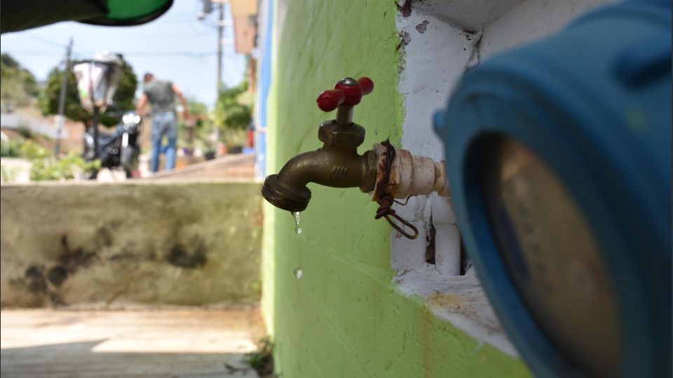 Colonias continúan sufriendo desabasto de agua potable (Sinaloa)