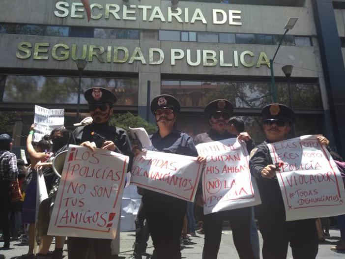 “¡No nos cuidan, nos violan!”, protestan mujeres por agresiones sexuales de policías capitalinos (CDMX)