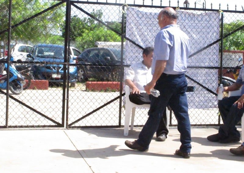 Continúa conflicto en una secundaria (Yucatán)