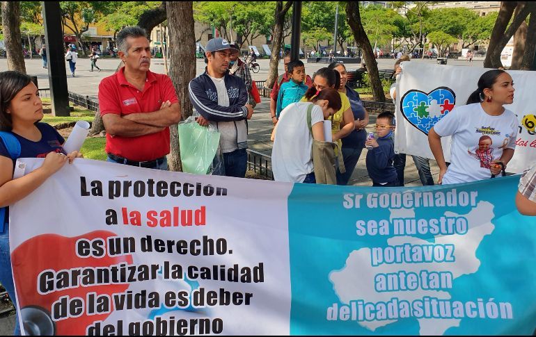 Protestan por falta de medicamentos contra el cáncer (Jalisco)