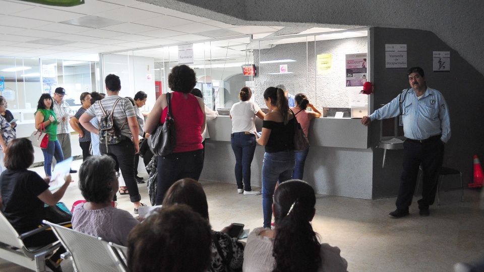 No les dan medicinas tras horas de espera en el ISSSTE (Sinaloa)