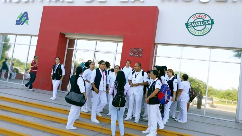 Personal del Hospital de la Mujer se manifiesta por falta de pago (Sinaloa)