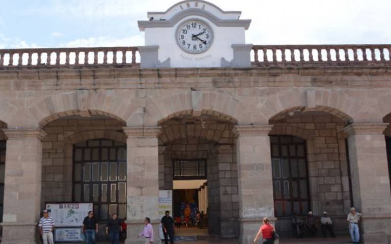 Trabajadores se manifiestan en la Presidencia Municipal de Tepic (Nayarit)
