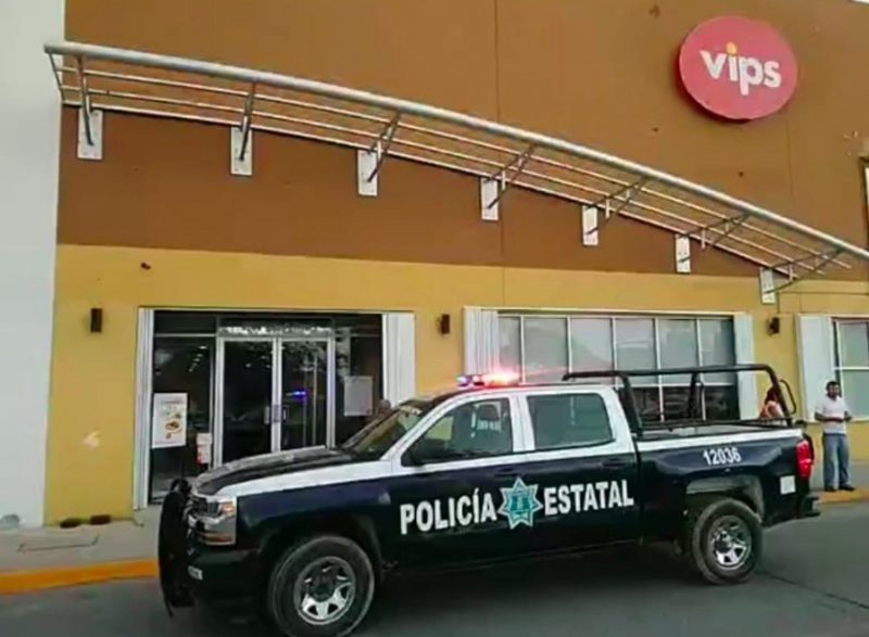 Denuncian ‘retención’ ilegal de trabajadores del VIPS en Chetumal por conflicto generado por repartición de propinas