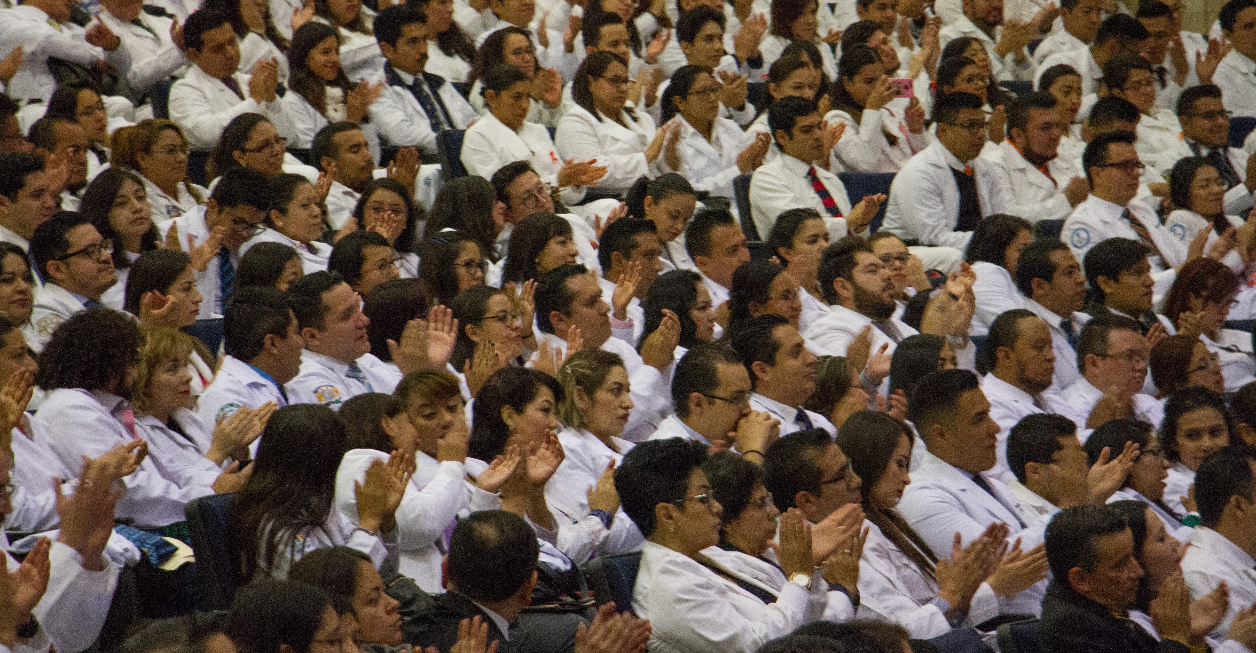 El hostigamiento y la depresión de residentes médicos, en cifras