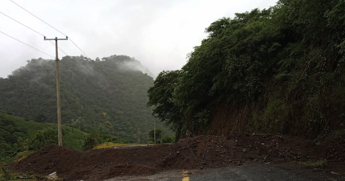 Del Balsas a la sierra, cientos lo dejan todo en Coyuca, Guerrero, acosados por grupos violentos