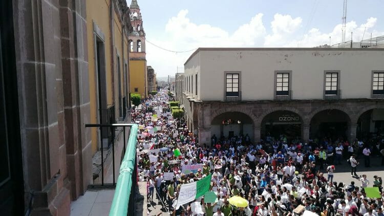 Con marcha 14 mil estudiantes exigen seguridad en Celaya