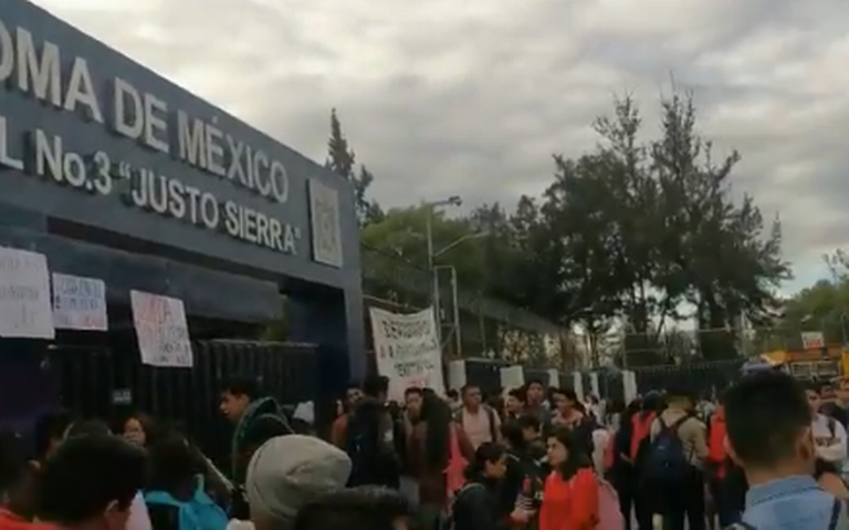 Encapuchados toman instalaciones de Prepa 3; denuncia acoso sexual (Ciudad de México)