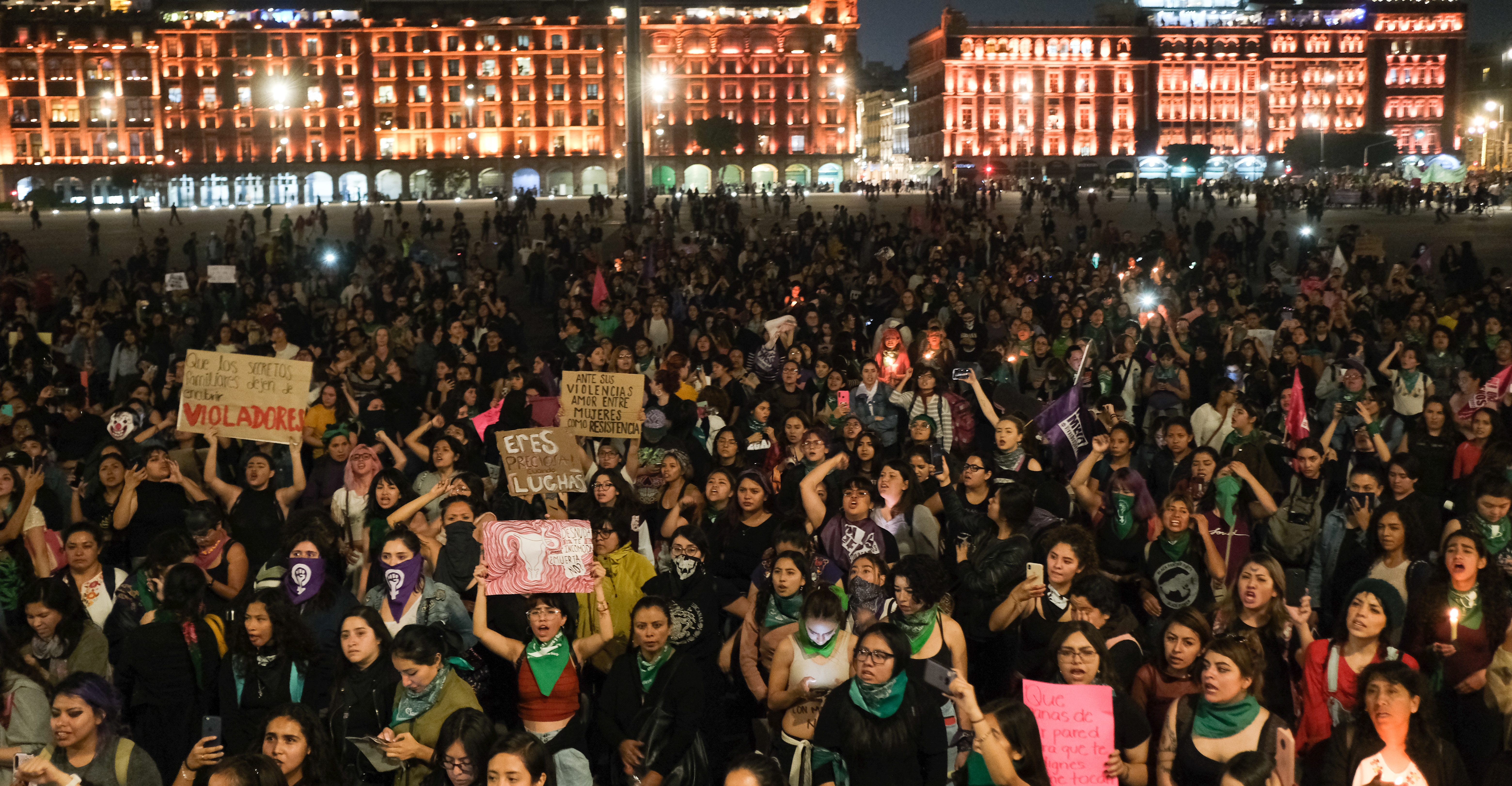 “Exigimos medidas efectivas contra la violencia de género”, piden mujeres en la marcha del 25N (Ciudad de México)