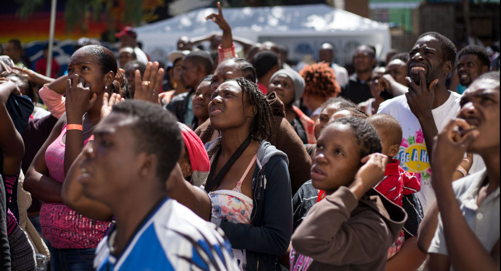 Tras el asilo a Evo, exigen trato igualitarios para miles de haitianos y africanos varados en México