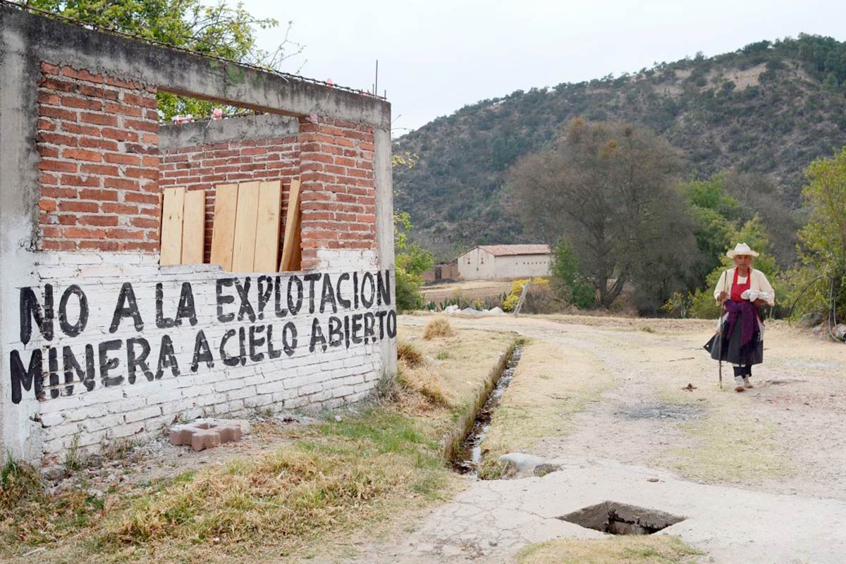 INPI le advierte a Almaden Minerals que sí hay población indígena en la zona de explotación minera (Puebla)