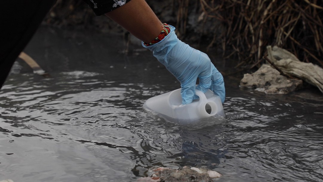 Mujeres nahua enfrentan drenaje industrial en Puebla