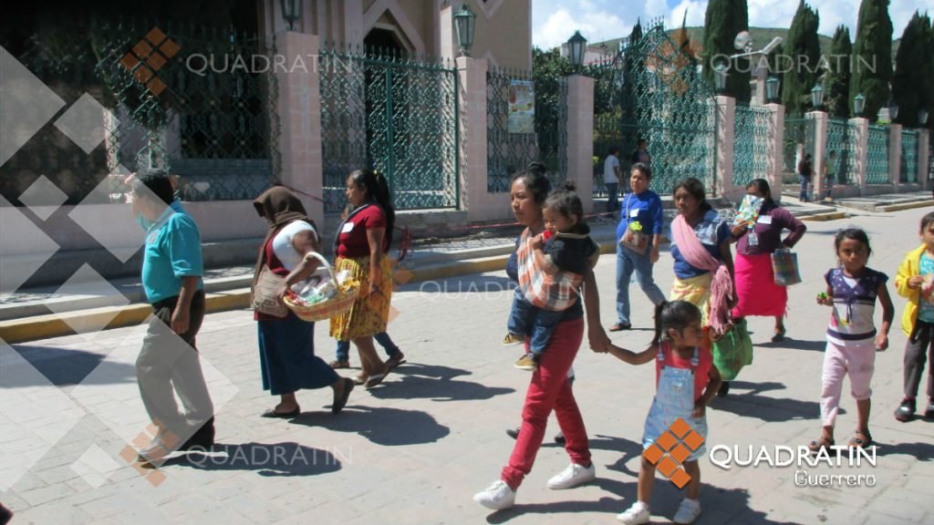 Rompen muro del miedo para exigir alto a la violencia en Chilapa (Guerrero)