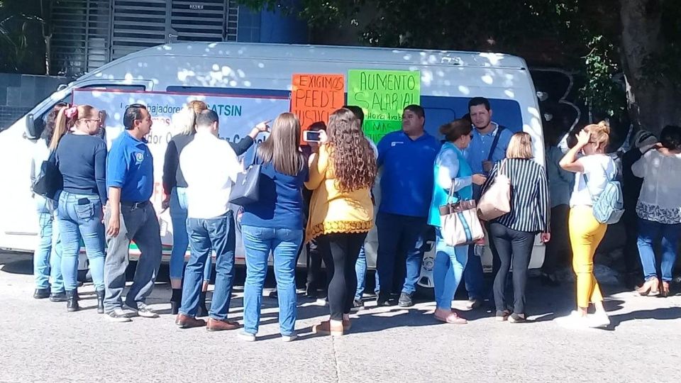 En paro laboral personal de Icatsin en todo Sinaloa