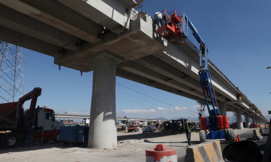 Comuneros denuncian uso de la fuerza pública para concretar obras del tren interurbano en Edomex