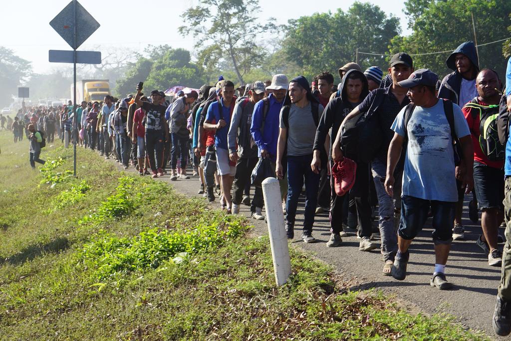 Critican que gobierno diga que ‘rescató’ a migrantes