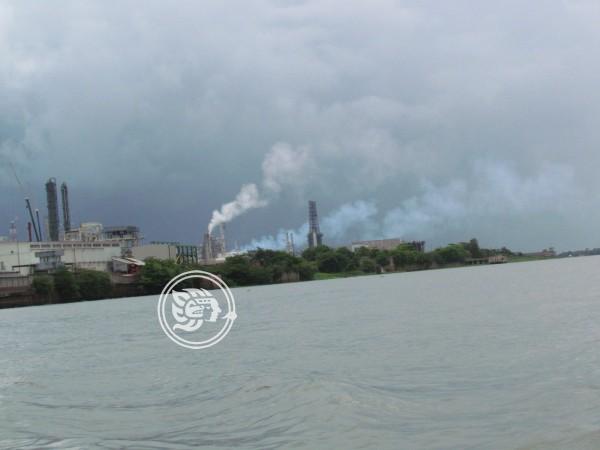Alza en casos de cáncer en Veracruz por contaminación de fábricas