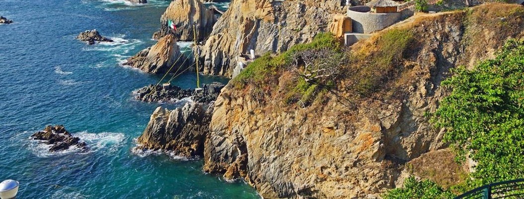 Activistas exigen al gobierno buscar cuerpos en el mar de Acapulco (Guerrero)