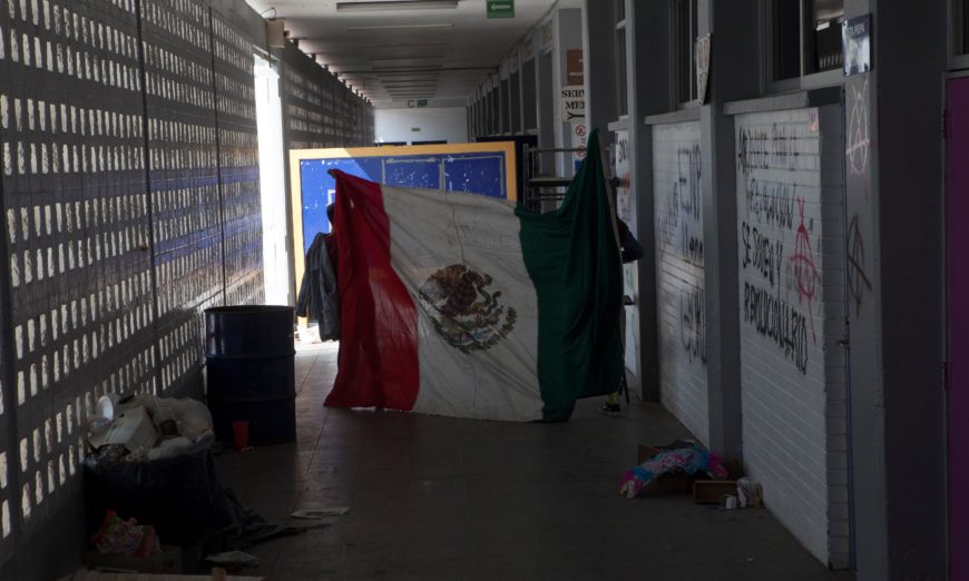 Prepa 9 cumple 55 días en paro; alumnos exigen destitución de profesores denunciados por acoso (Ciudad de México)