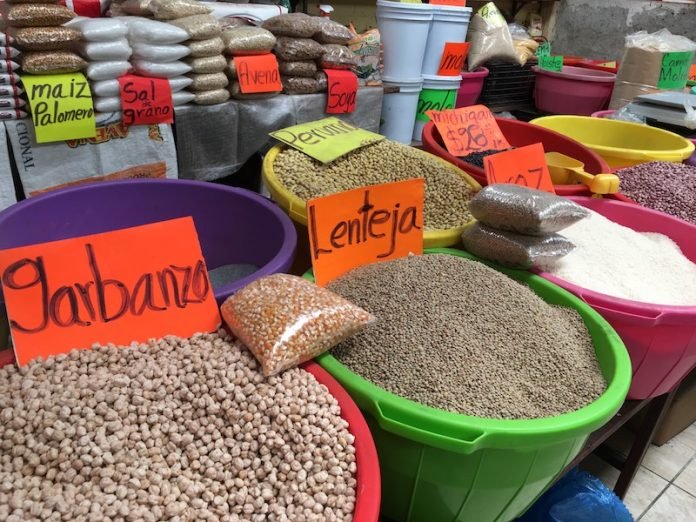 Tomate, plátano y frijol a la alza en mercados de San Juan del Río (Querétaro)