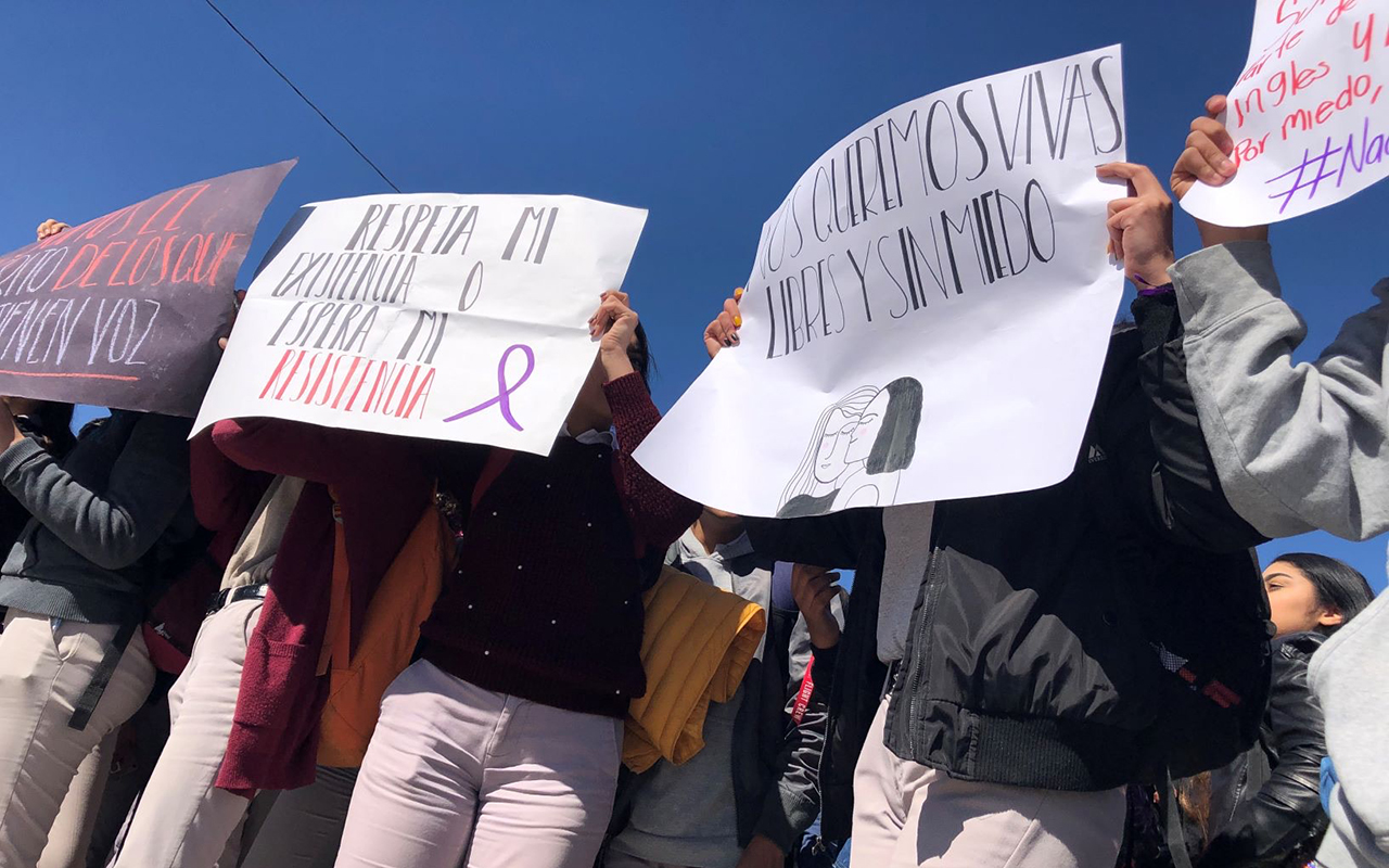 ‘No me enseñas, me acosas’, protestan contra acoso sexual de maestros en Ciudad Juárez