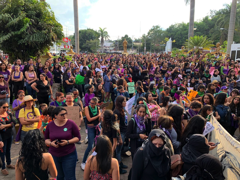 Así fue la poderosa manifestación de mujeres que sorprendió a Nayarit