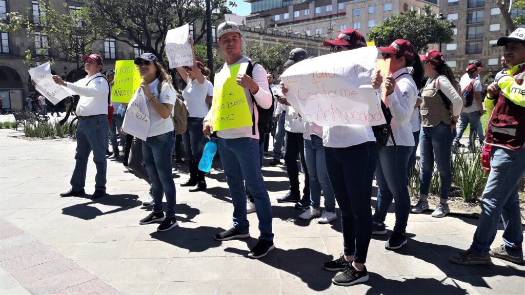 Despiden a 400 trabajadores del Seguro Popular en Jalisco