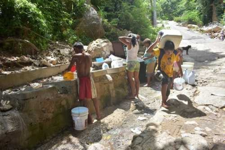 Escasez de agua en Acapulco afecta zonas pobres, turísticas y de lujo (Guerrero)
