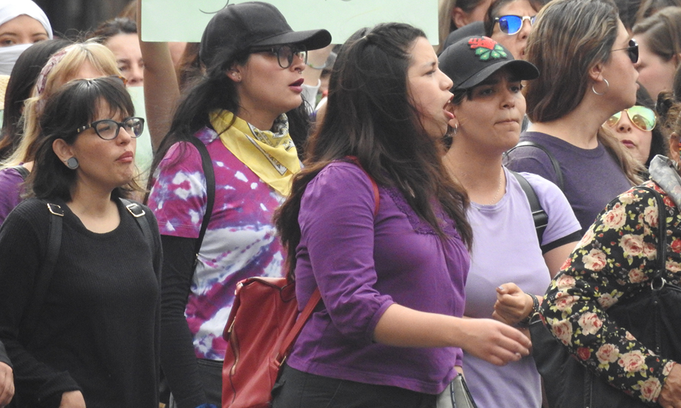 Realizan potosinas marcha por el 8m en SLP