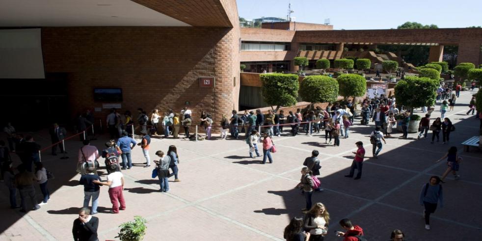 Alumnas de la Ibero denuncian a compañero de maestría, es sacerdote (Ciudad de México)