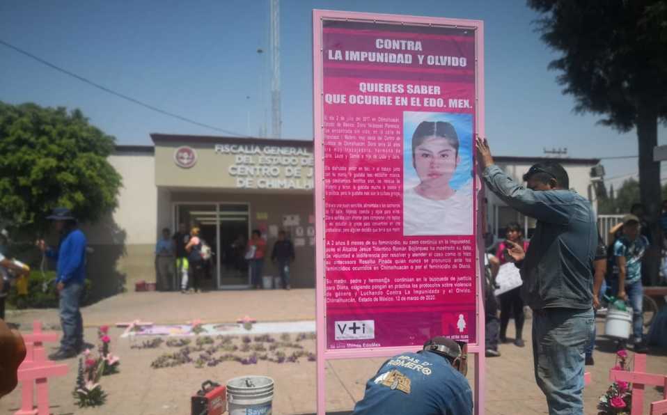 Colocan memorial para Diana y exigen justicia a su caso (Estado de México)